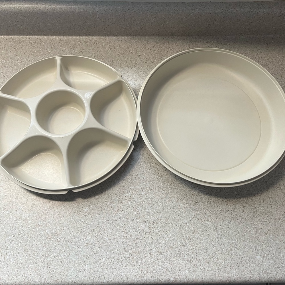 2 PC Vintage Tupperware- Veggie, ships Storage.